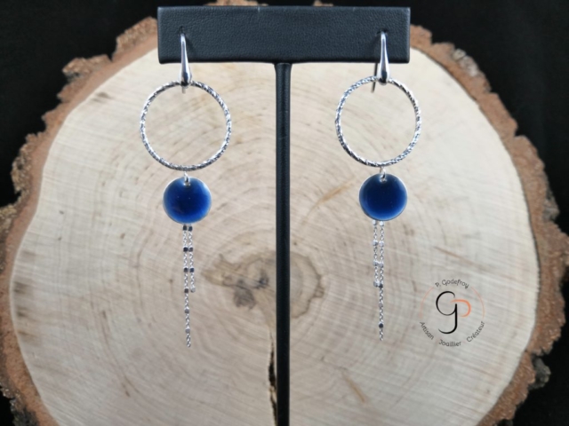 boucles d'oreilles cercles diamantés pendants laque bleue 63 euros